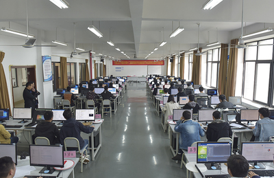 我校學(xué)子在市級(jí)技能大賽“移動(dòng)互聯(lián)網(wǎng)應(yīng)用軟件開發(fā)”賽項(xiàng)中勇奪桂冠